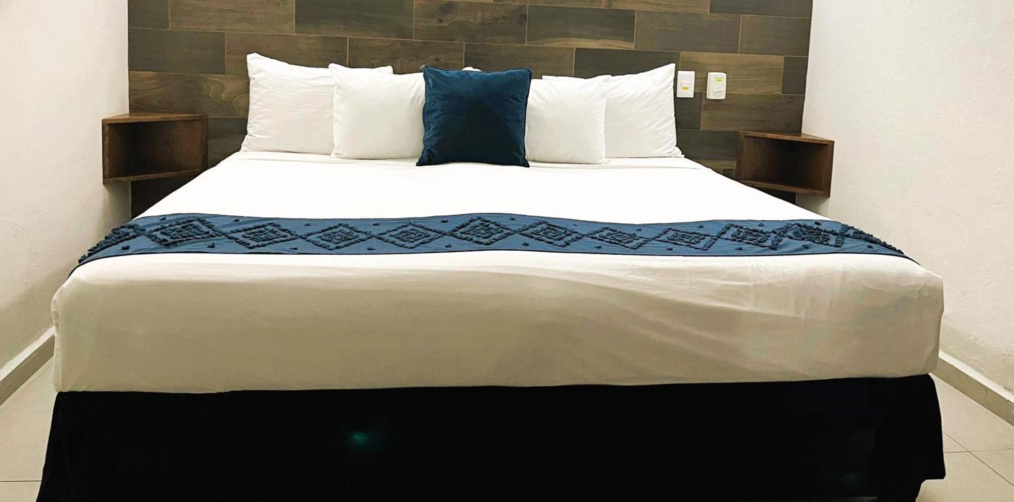 Hotel Juarez 70 Colima Kültér fotó