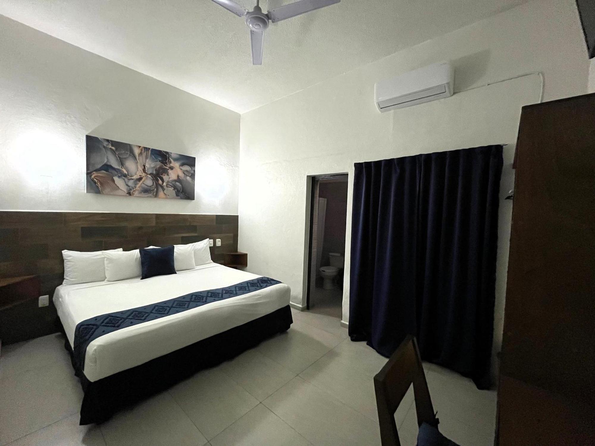 Hotel Juarez 70 Colima Kültér fotó