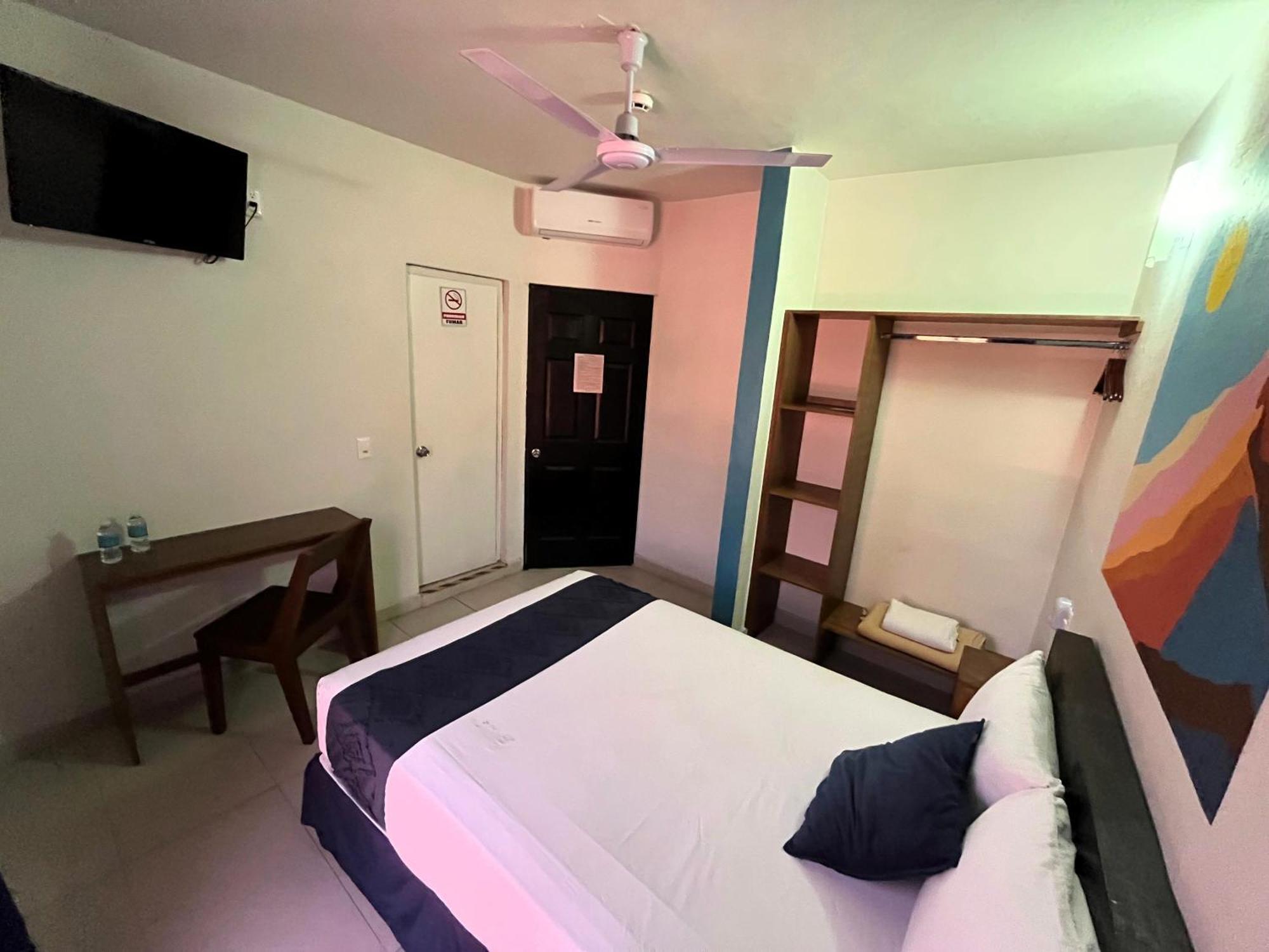 Hotel Juarez 70 Colima Kültér fotó