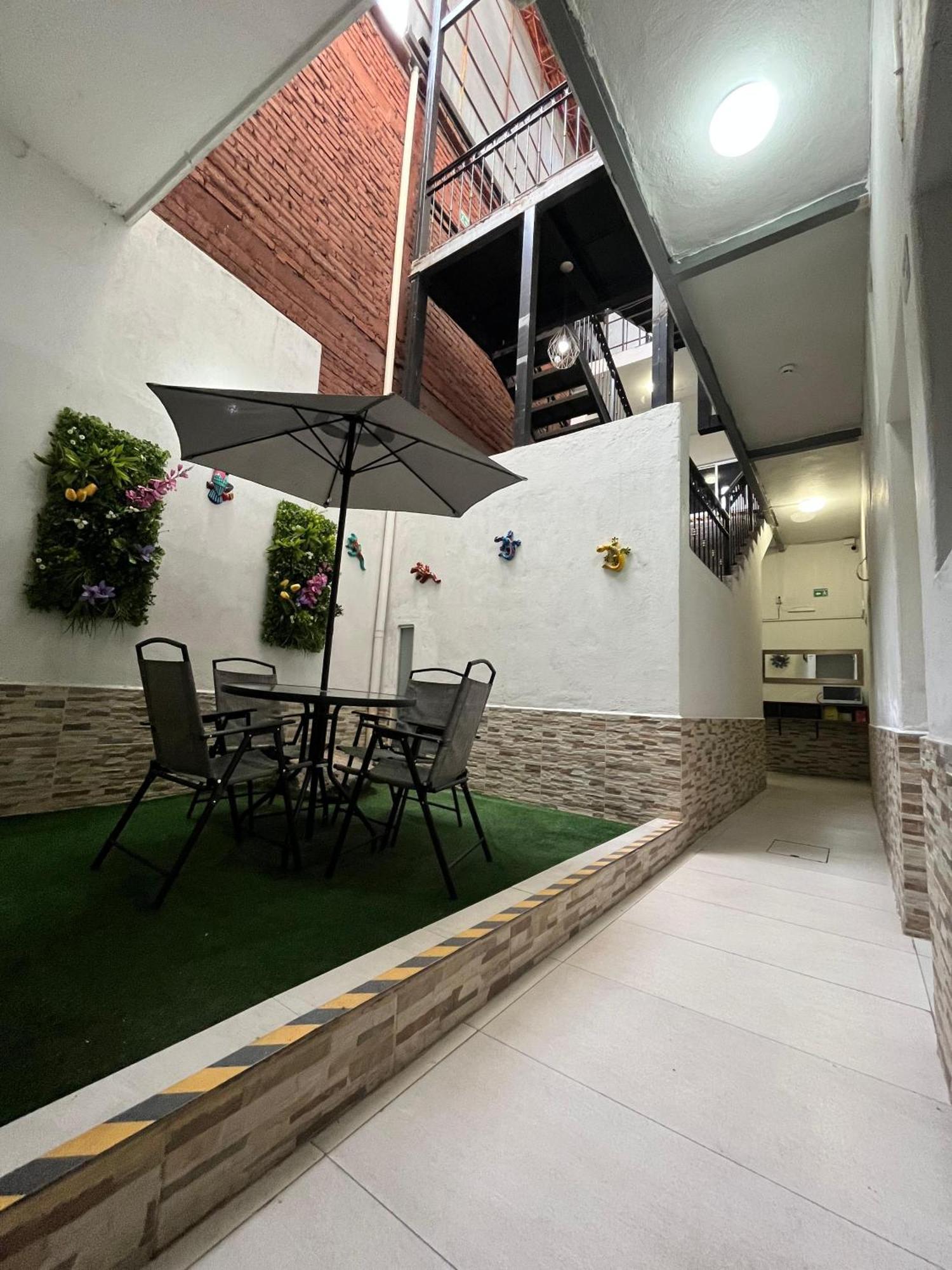 Hotel Juarez 70 Colima Kültér fotó